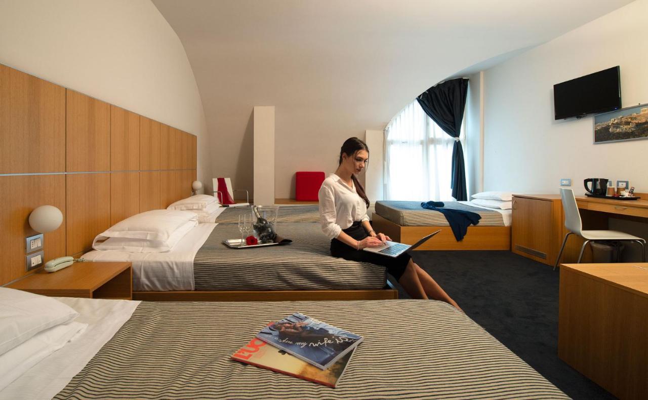 Hotel Delle Fiere Mozzate Extérieur photo