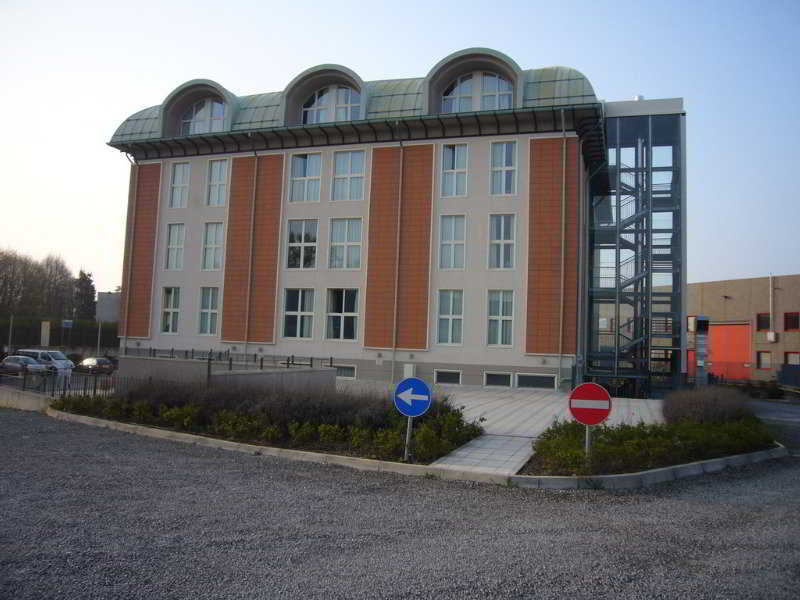 Hotel Delle Fiere Mozzate Extérieur photo