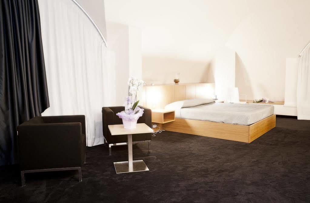 Hotel Delle Fiere Mozzate Extérieur photo